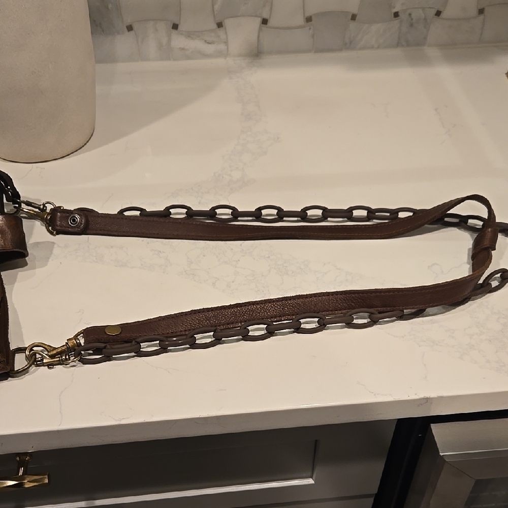 Two Bar West Brown Leather Crossbody Bag with Flap Closure - Picture 6 of 8